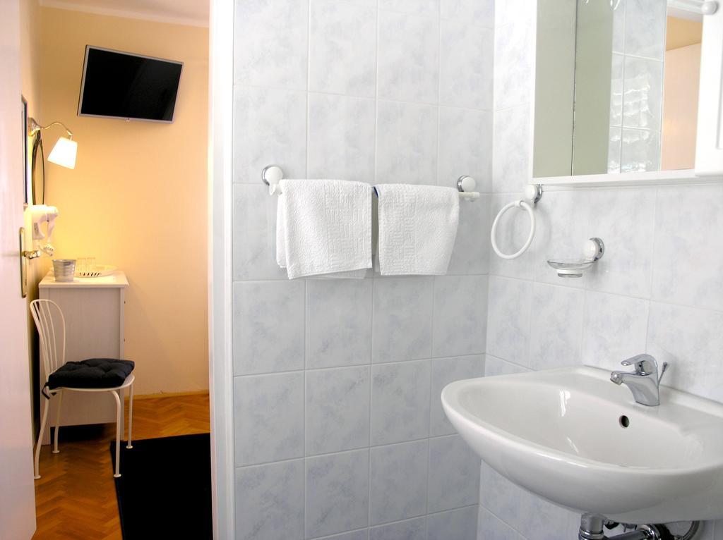 House Rozi Hotel Palit Phòng bức ảnh
