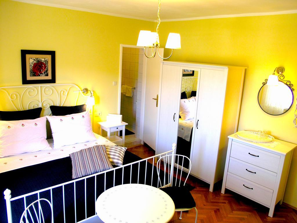 House Rozi Hotel Palit Ngoại thất bức ảnh